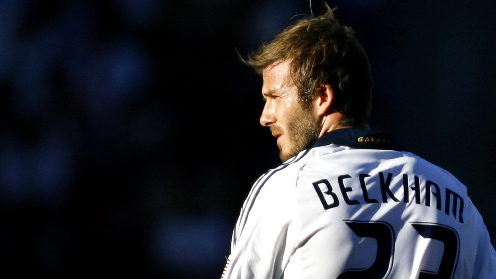 特色足球文化墙在城市中心铺设，传播体育精神，足球文化墙布置方案