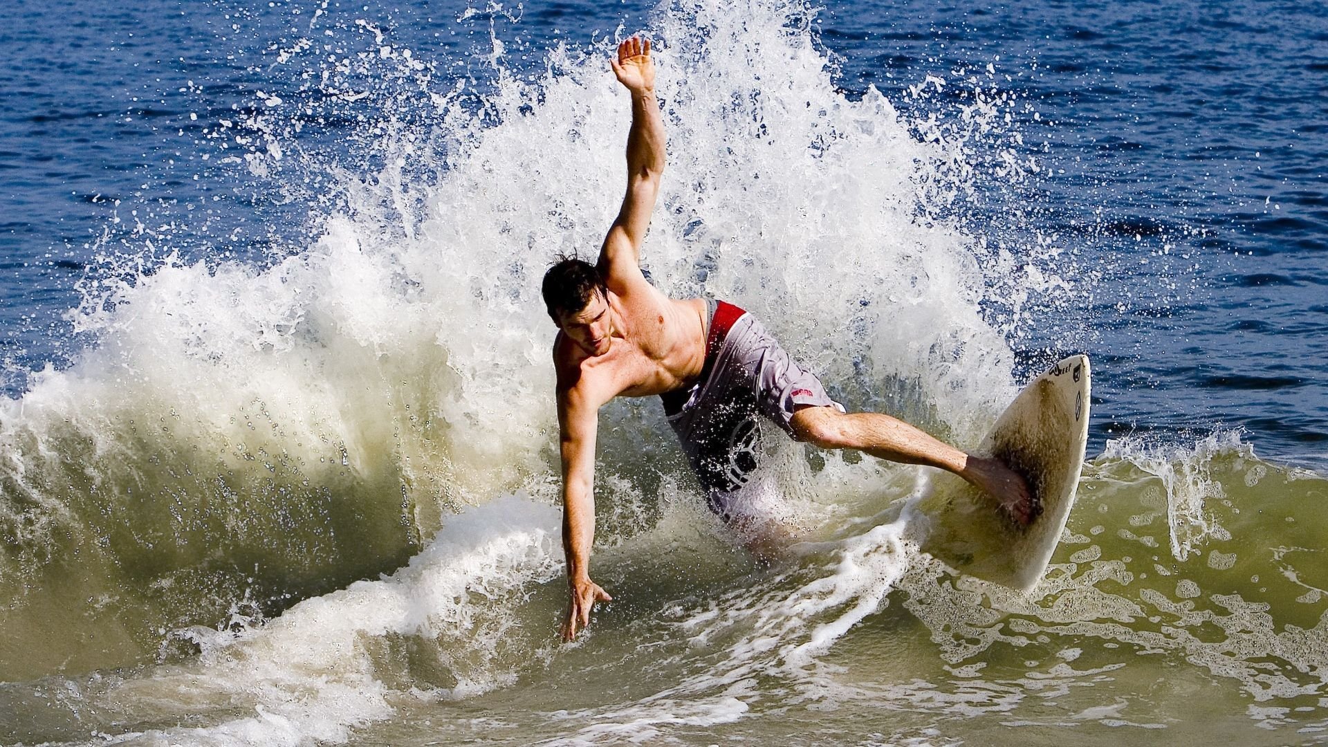 谷爱凌加入冬季运动推广大使计划，谷爱凌2020比赛滑雪视频